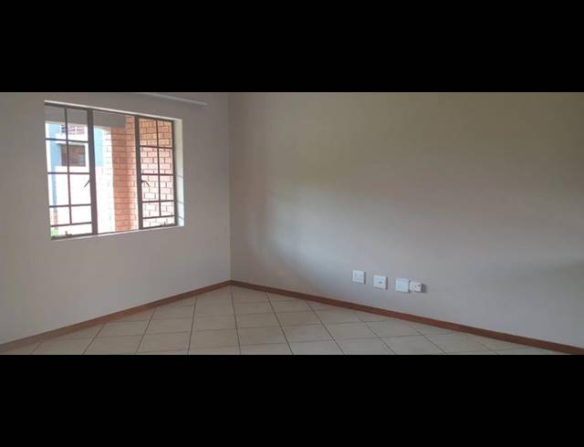 2 BEDROOM APARTMENT FOR SALE IN WATERFALL